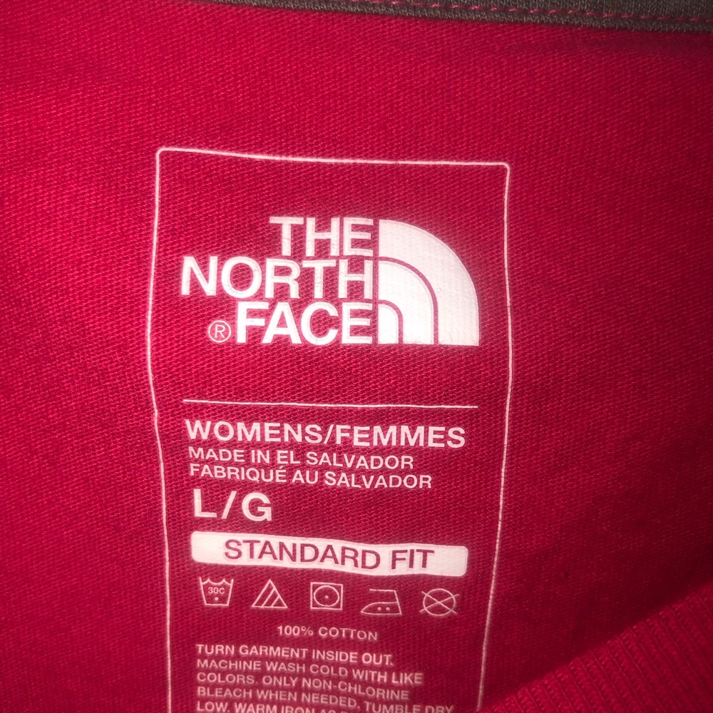 North face red women’s tshirt - Picture 6 of 8